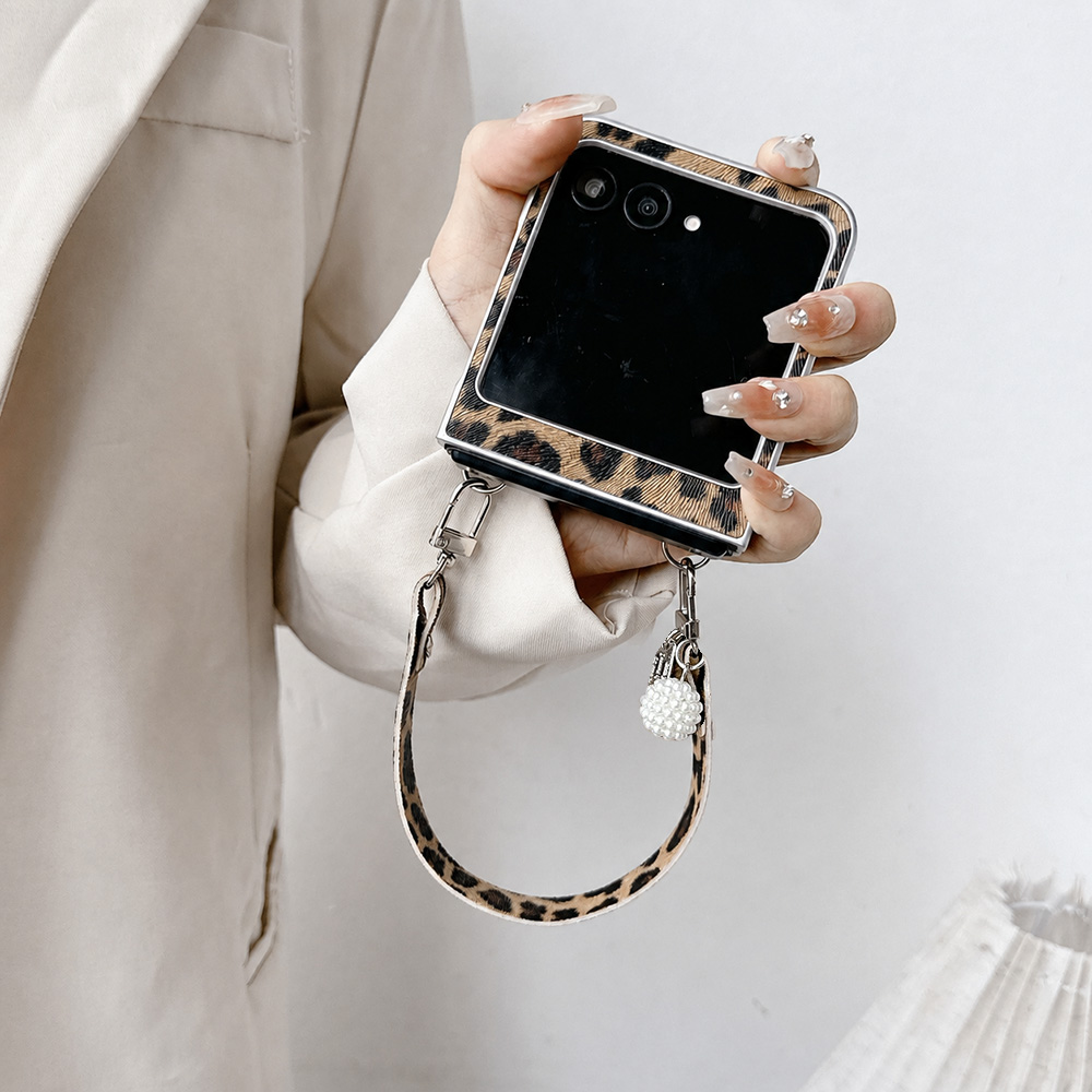 ヒョウ柄折りたたみフリップ電話ケース Motorola Ra - Phone Cases That Cover The Camera のレビューと価格